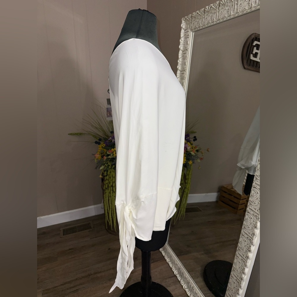 Lola & Sophie • V Neck Batwing Tie Sleeve Blouse - Picture 10 of 13